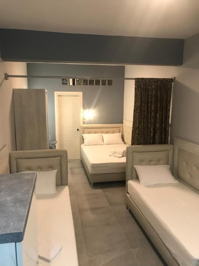 Avra Comfort Rooms - Family Nea Poteidaia Exterior foto