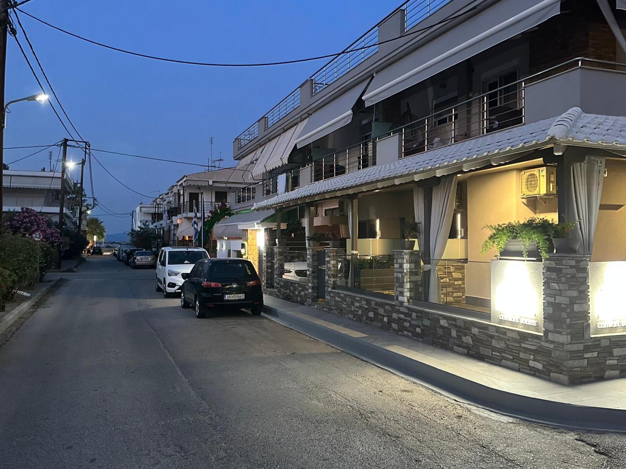 Avra Comfort Rooms - Family Nea Poteidaia Exterior foto