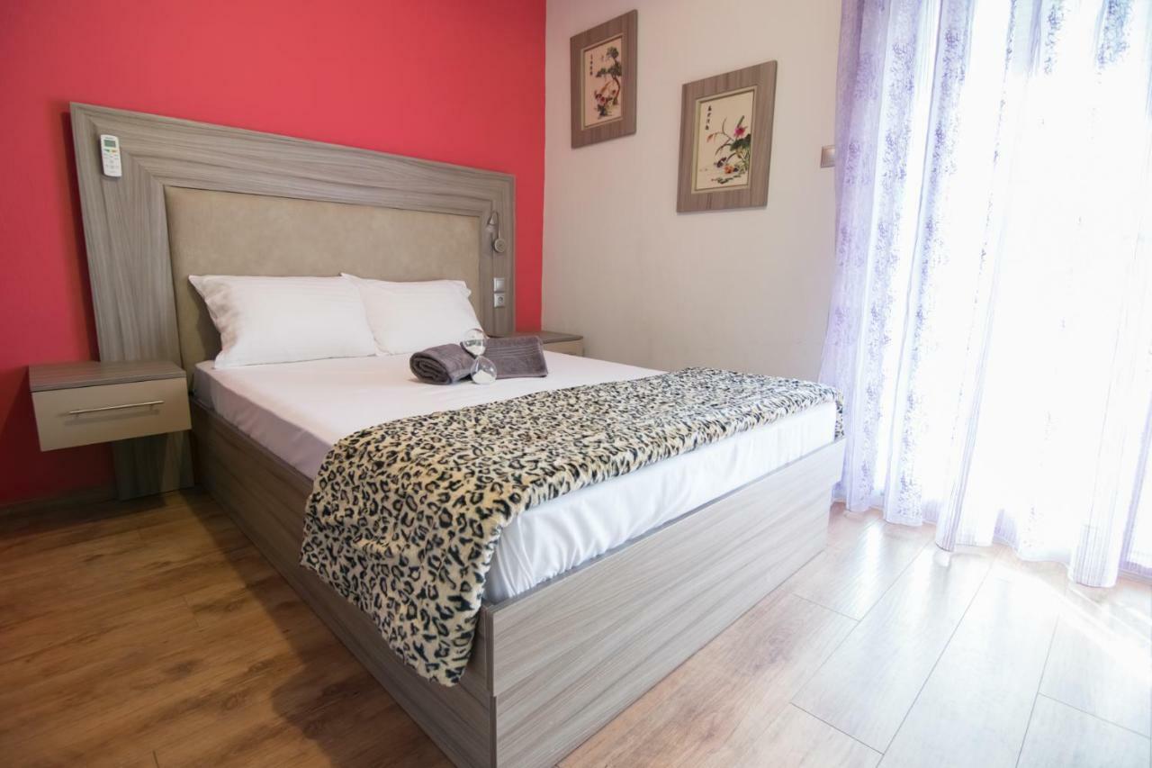 Avra Comfort Rooms - Family Nea Poteidaia Exterior foto